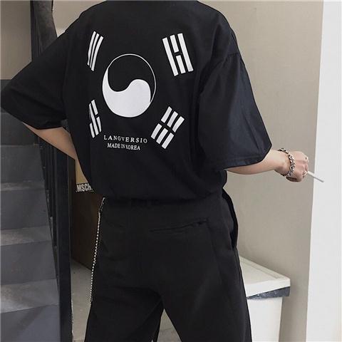 "Follow The Moonlight" Unisex Men Women Streetwear Graphic T-Shirt